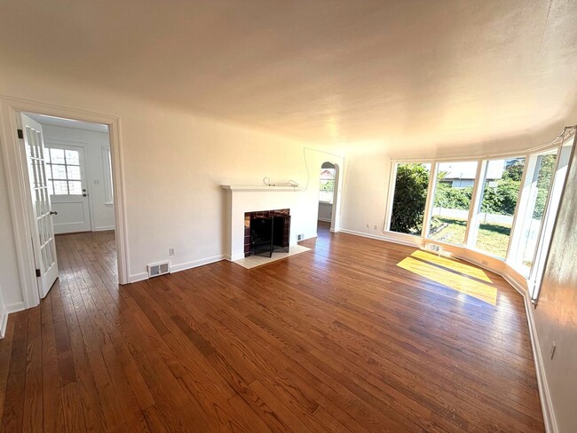 Photo - 1802 Cedar St Unit Main house