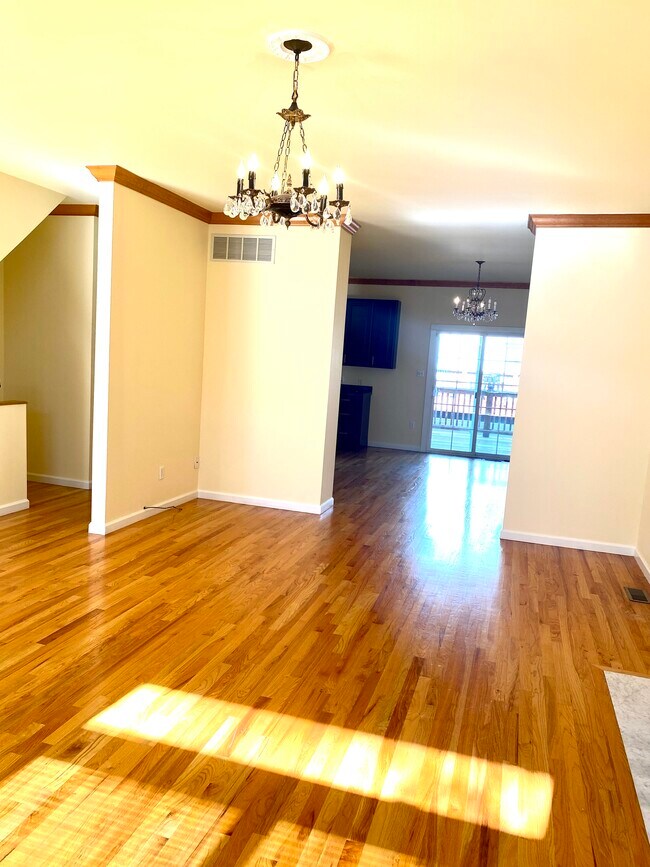 Photo - 5785 Kingsbury Pl