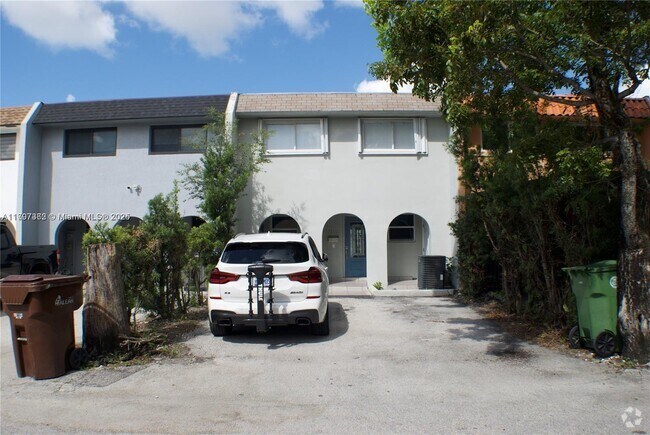 Building Photo - 7160 W 3rd Ave Rental