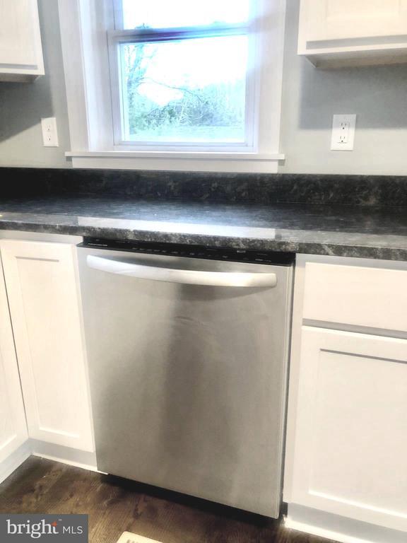 Photo - 102 S Whissen St