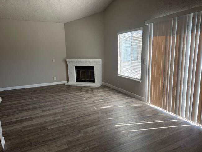 Photo - 807 Emperor Dr