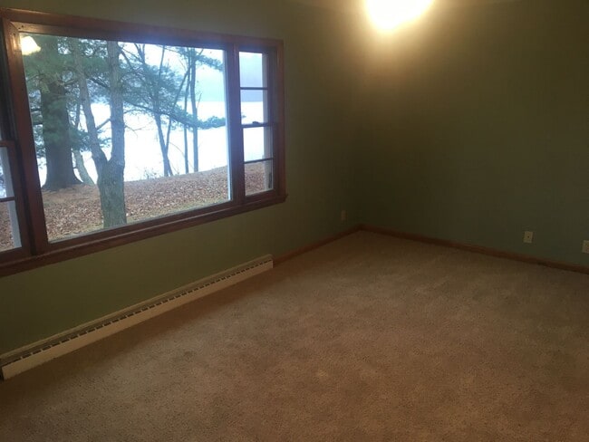 Photo - Beautiful 3 Bedroom Water Front Home with Dock