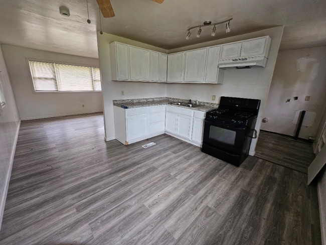 Photo - 105 Melvin Dr