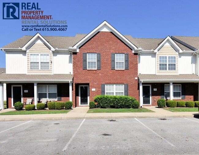 Building Photo - Beautiful Smyrna townhome less than 1 mile...