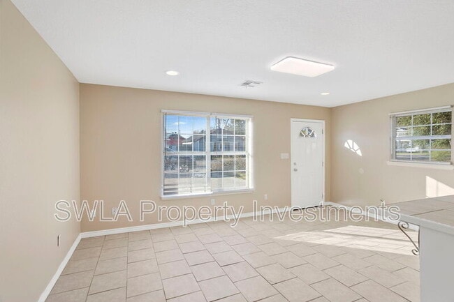 Photo - 308 W Napoleon St