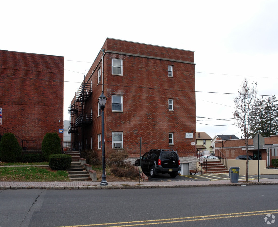 Photo - 68 E Main Apartments