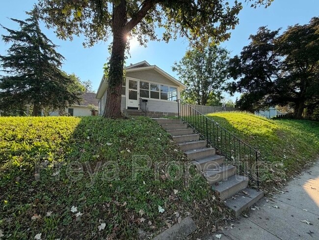Building Photo - 1547 13th St