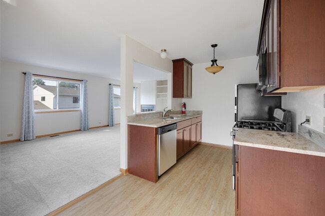 Photo - 717 Whitesail Dr Unit 717