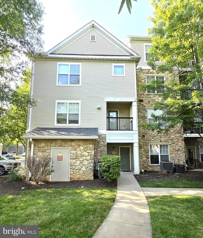 Building Photo - 13369 Connor Dr Unit T Rental