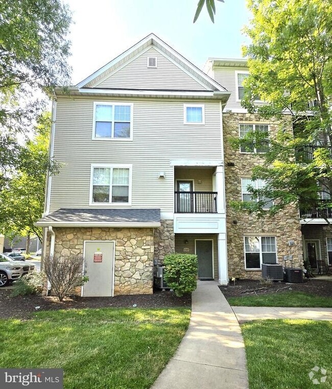 Building Photo - 13369 Connor Dr Unit T Rental