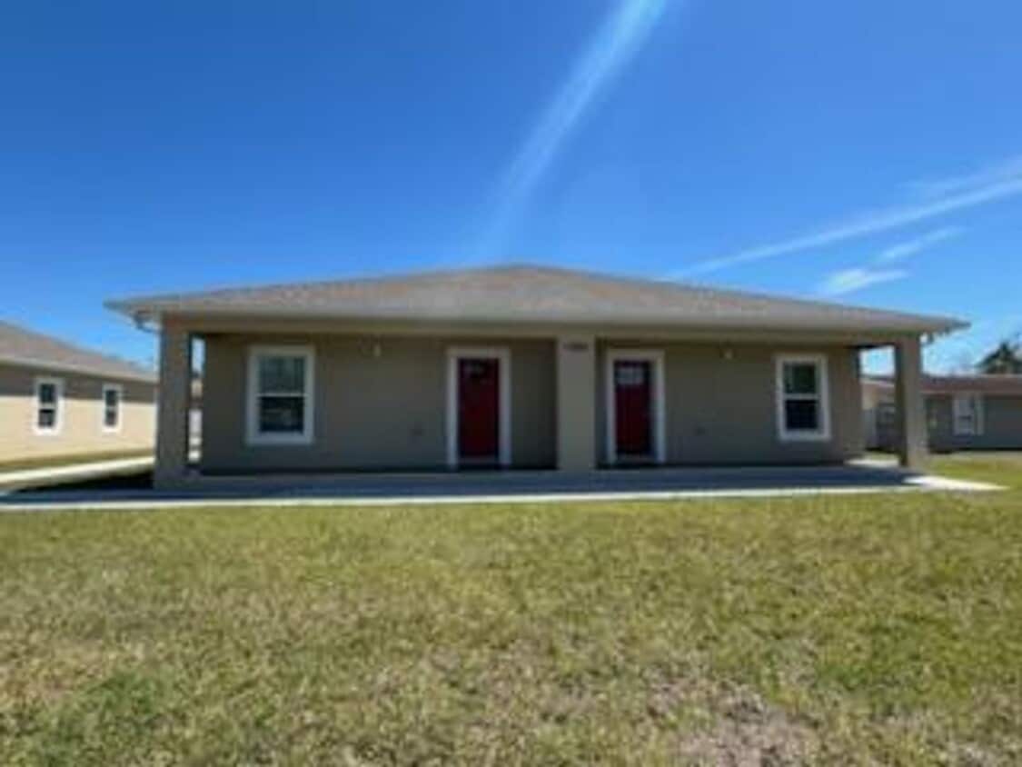 Beautiful 3/2 duplex in Seffner - Beautiful 3/2 duplex in Seffner