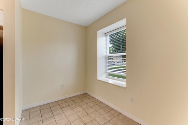 Photo - 121 Bob White Ct