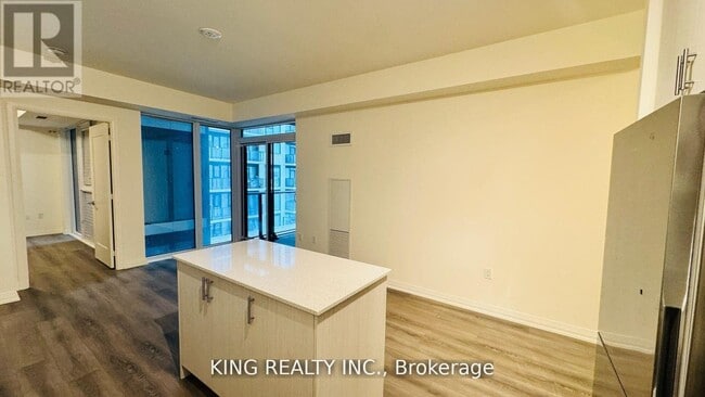 Photo - 9000 Jane St Unité 420