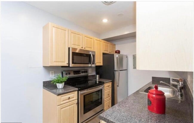 Photo - Spacious and Newly Remodelled at the Fairm...