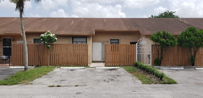 Building Photo - 6740 NW 189th Ter Rental