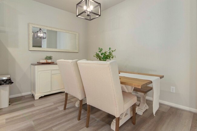 Photo - 5533 Evanston Ln