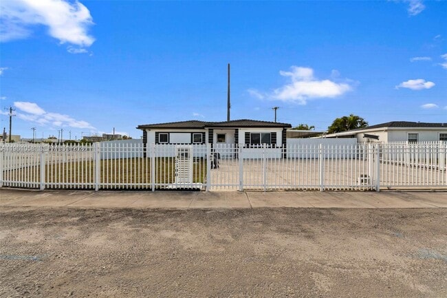 Photo - 8300 NW 35th Pl