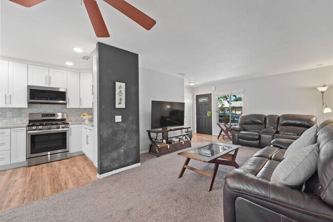 Photo - 3 Bedroom bright home in Mira Mesa with Sp...