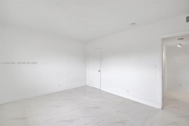 Photo - 2324 S Cypress Bend Dr Unit 2354