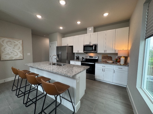 Photo - 210 Rainbow Dr