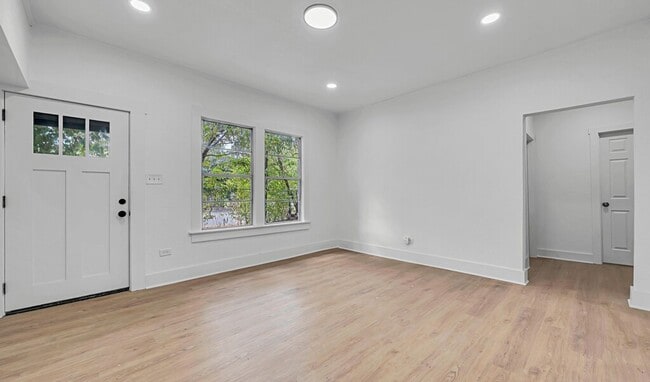 Building Photo - Newly remodeled 4BD 2BA home in Waco