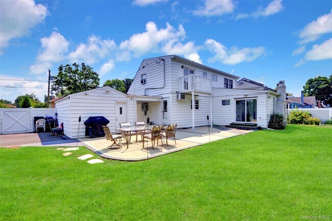 Photo - 290 Eastwood Ave