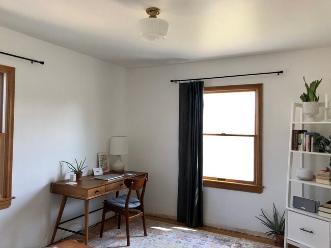 Building Photo - 4425 York Ave N Unit Main Floor NE