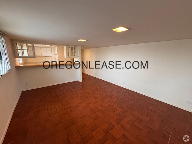Building Photo - Large One bedroom downtown Eugene Apartment Unit 1223 Ferry st #5