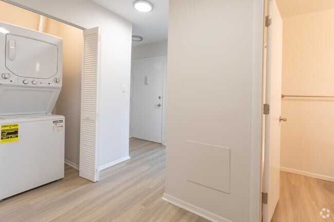 2 Bedroom, 1 Bath