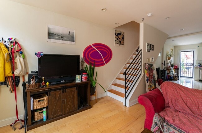 Photo - Two Bedroom Point Breeze Townhouse