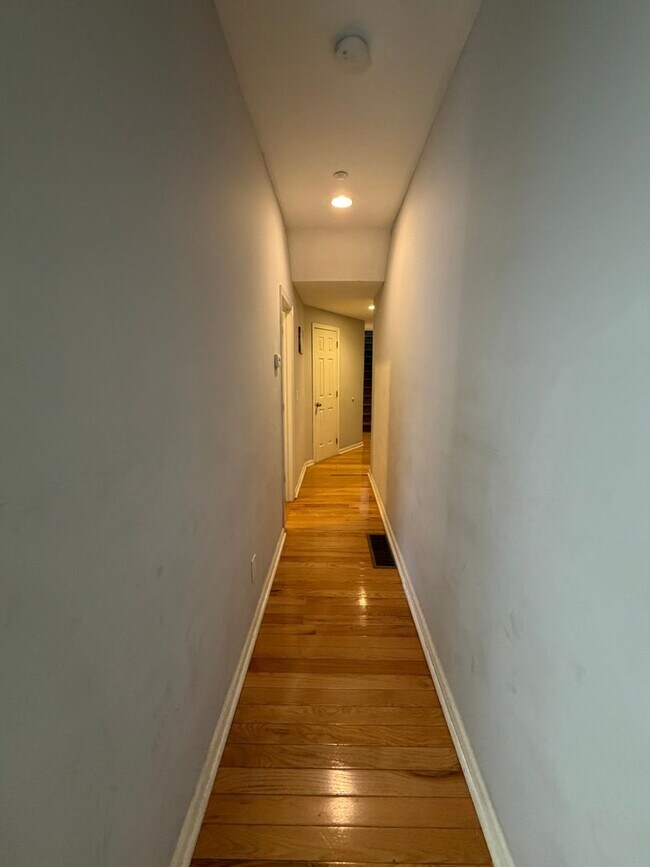 Photo - 1725 W Berks St Unidad 1725 W. Berks Street _ A