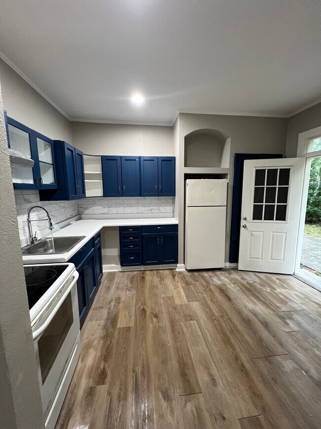 Photo - 352 East Dr Unit 352 B