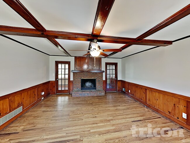 Photo - 1606 Huntington Dr
