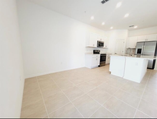 Photo - 1811 Roosevelt Pl