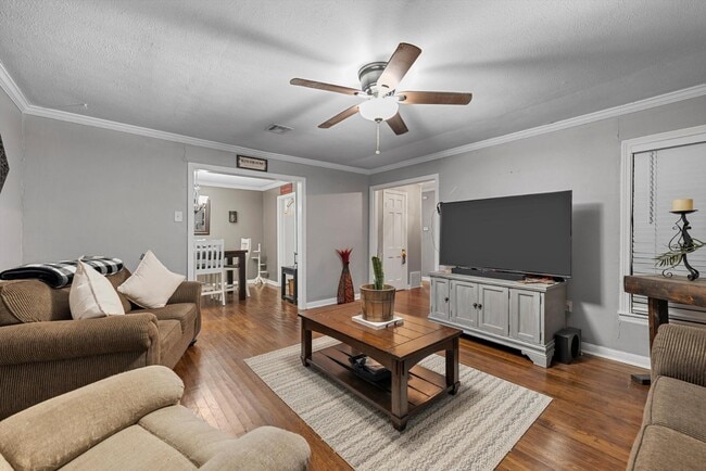 Photo - 3241 Edmond Ave