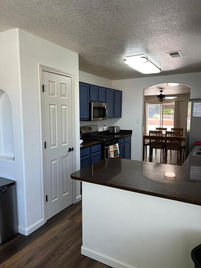 Photo - 1943 Busher St SE