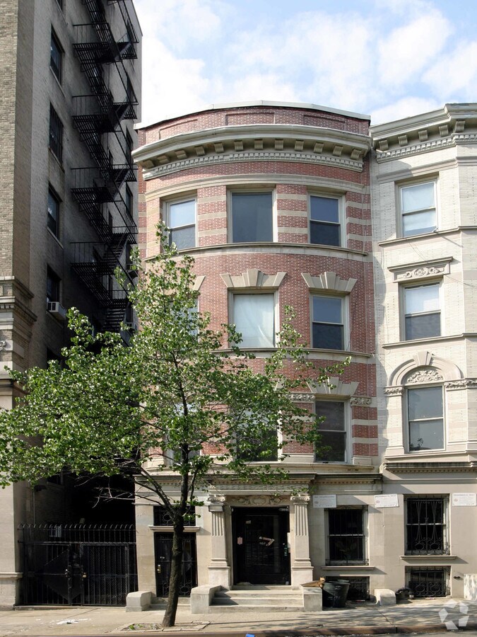 Photo - 452 W 141st St Apartments