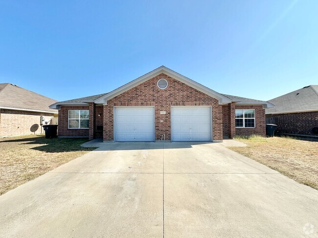 Building Photo - 6300 Temora Loop Unit B Rental