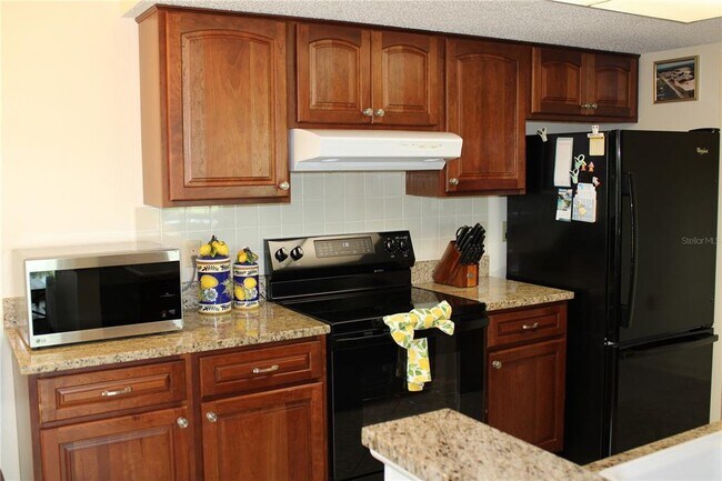 327 108th St W Unit 327