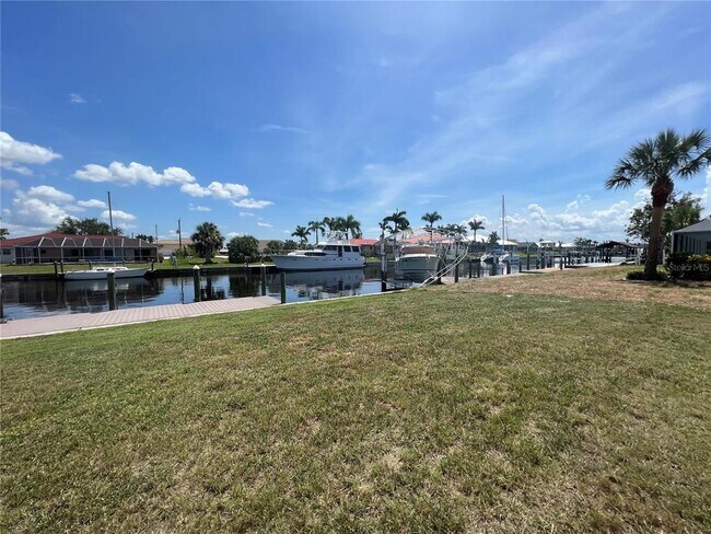 Photo - 110 Sinclair St SE