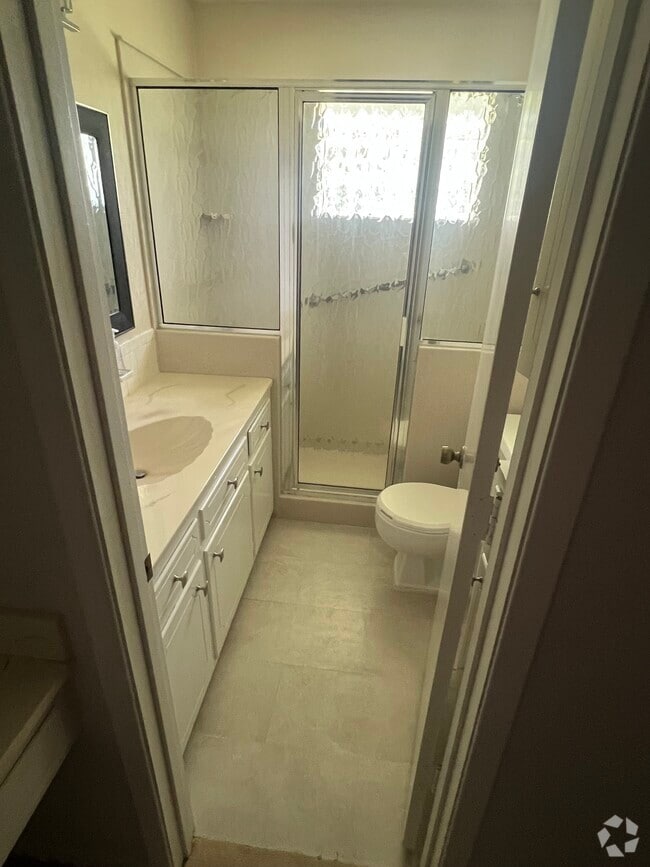 Building Photo - 1809 Yarborough Dr Rental