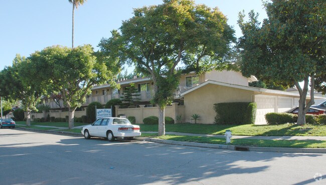 Apartamentos de San Juan - San Juan Apartments