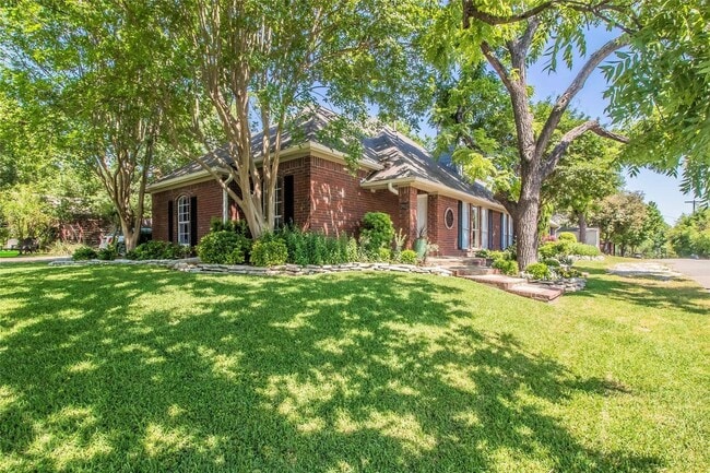 Photo - White Rock Highlands  4 bedrooms, 2.5 baths