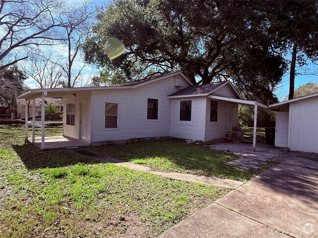 Building Photo - 13702 Hooper Rd Rental