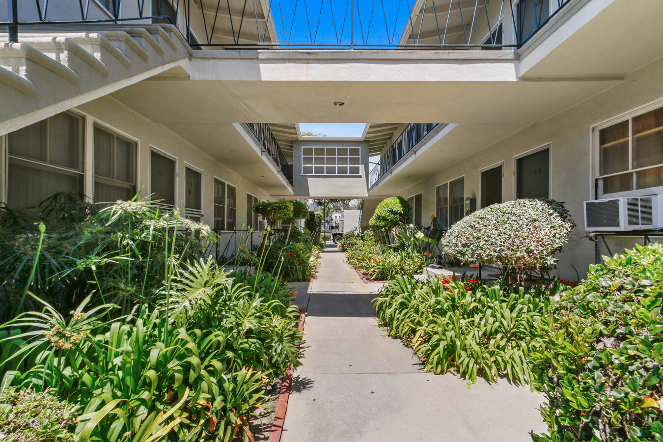 10900 Santa Monica Blvd, prime Westwood! - 10900 Santa Monica Blvd, prime Westwood! Apartamentos