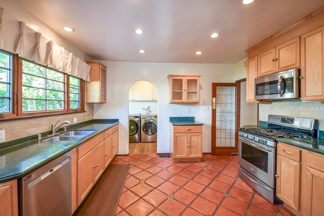 Photo - 2814 Fleur Dr