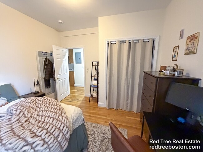 Photo - 143 Hillside St Unit 2