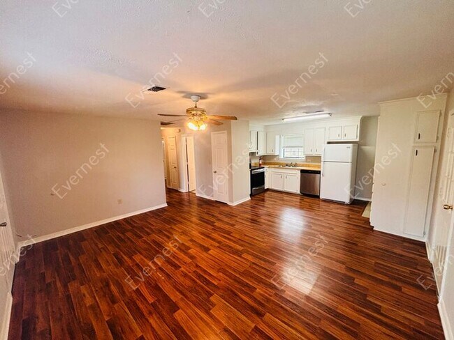 Photo - 1460 May Ave