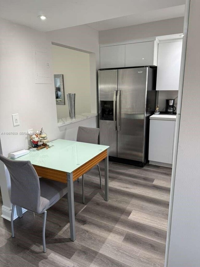 Photo - 691 S Hollybrook Dr Unit 202