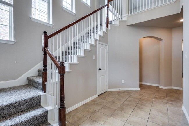 Photo - 205 Chester Dr